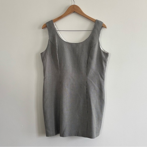 Vintage Fitted Houndstooth Scoop Neck Dress - Picture 2 of 9